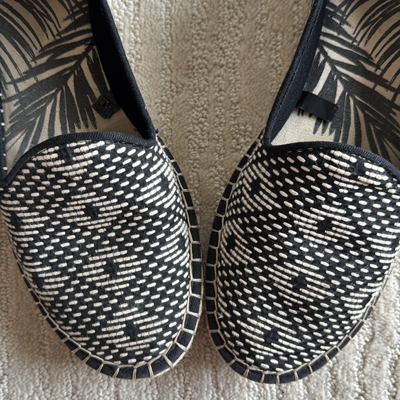 DV by Dolce Vita Woven Espadrilles - Picture 9 of 11